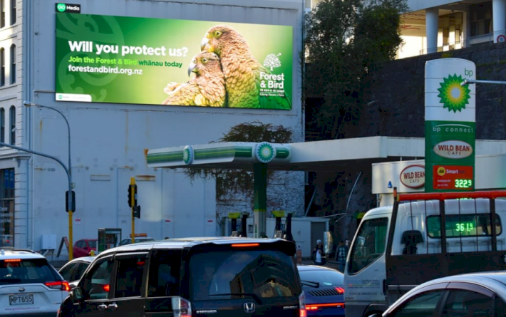 Outdoor advertisers using smart technology to reach more customers